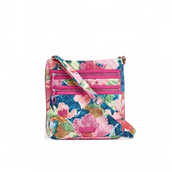 Vera Bradley Handbags - 🎉🎉Host Pick🎉🎉Vera Bradley Triple Zip Hipster